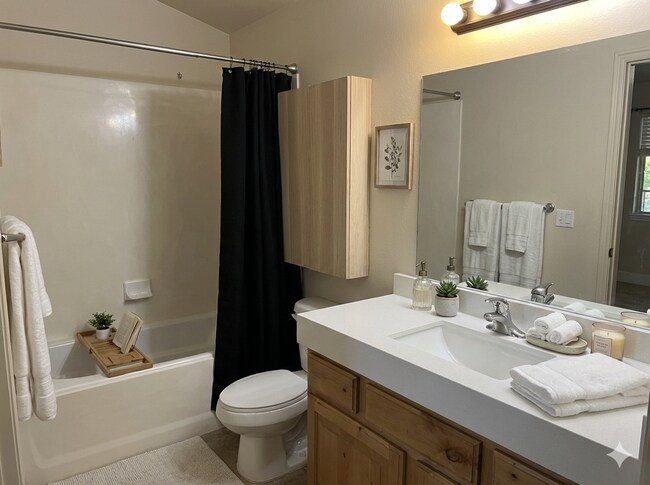 Building Photo - 956 W 580 S