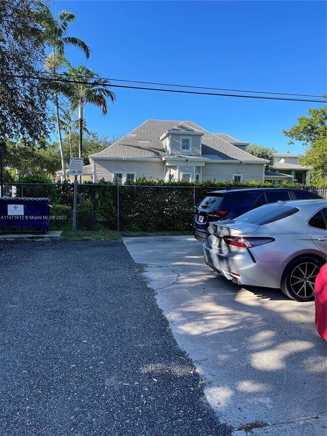 Building Photo - 11890 NE 16th Ave