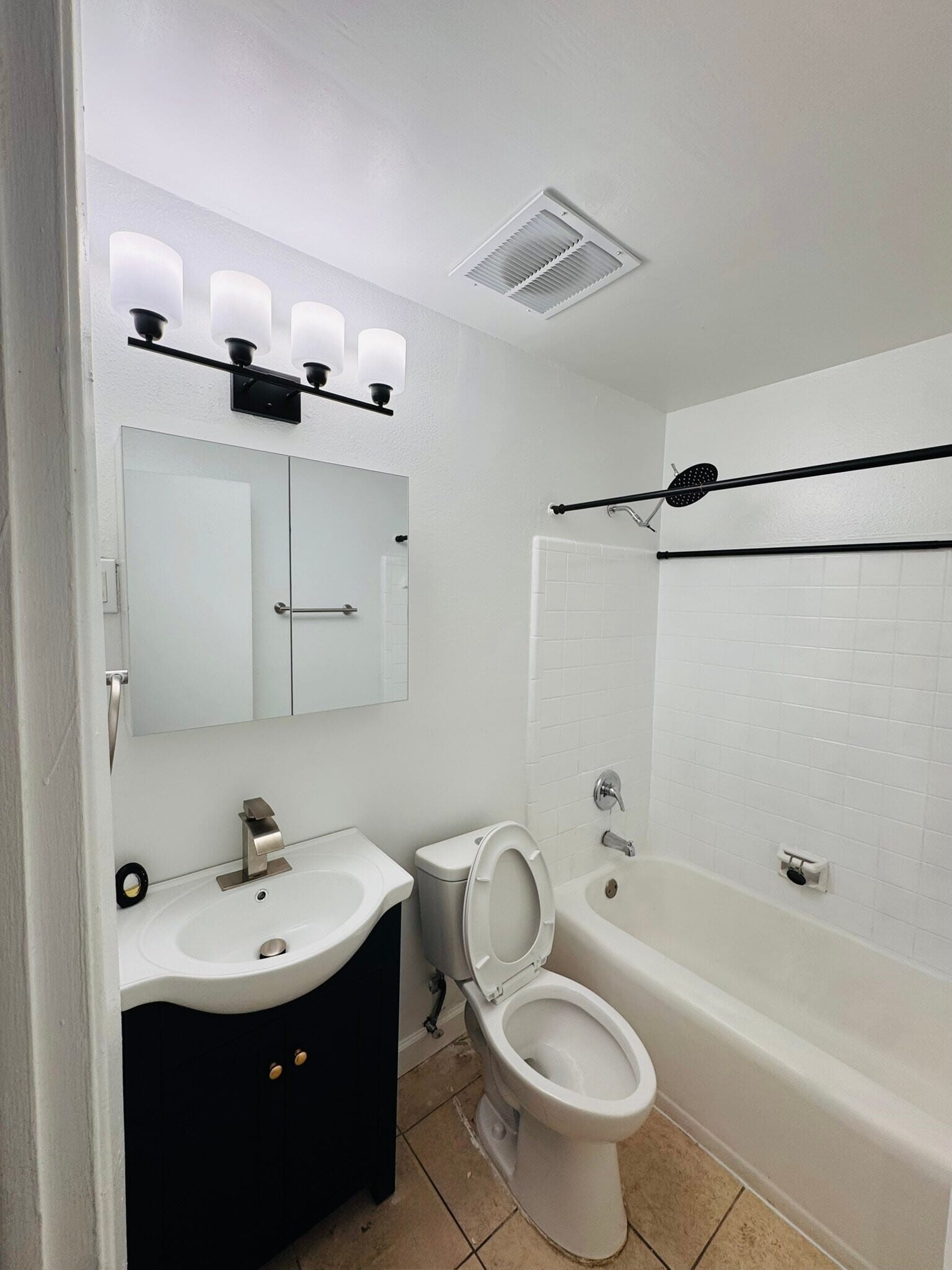 Building Photo - 2108 Burpee Dr