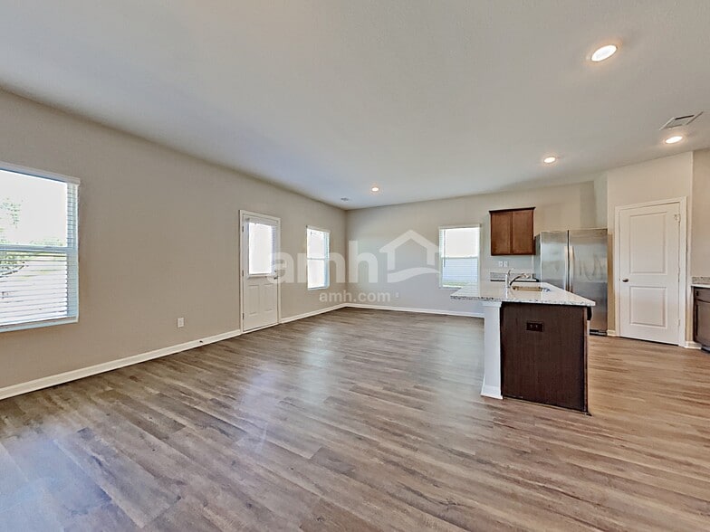 Building Photo - 3430 Ridge HillPkwy