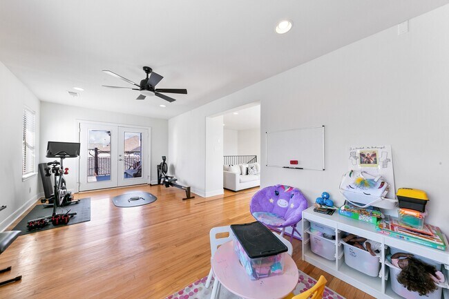 Building Photo - 4301 Vivian St