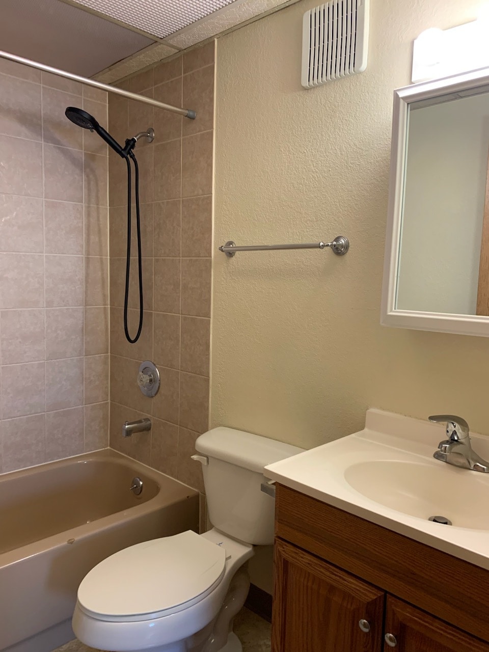 Bathroom - 432 Kit Blvd