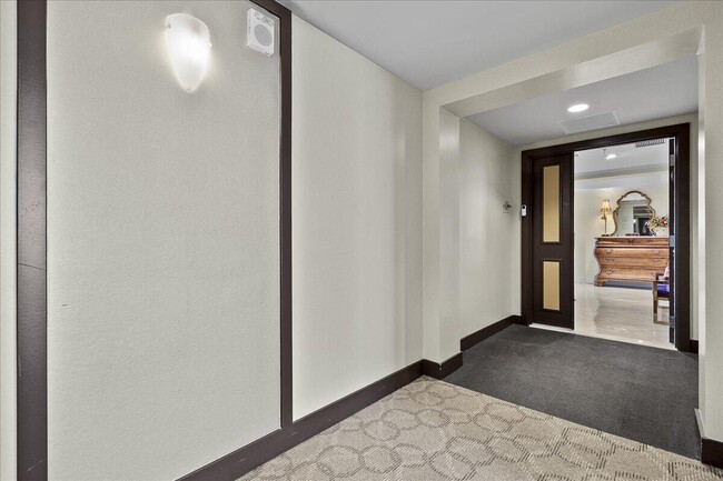 Building Photo - 3620 Gardens Pkwy