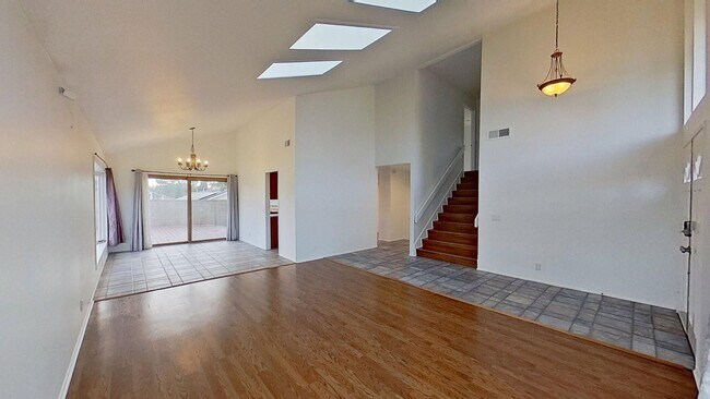 Building Photo - 24652 Vía Raza