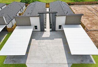 Building Photo - Brand New! 1st Month Free! Don't Miss Out ...