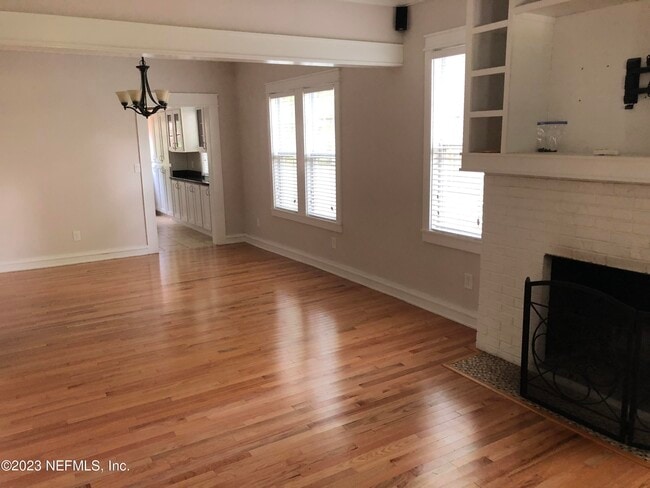 Building Photo - 2122 Dellwood Ave