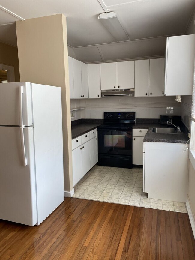 Building Photo - w2152k