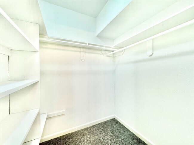 Building Photo - 7914 Oakington Dr