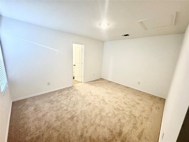 Building Photo - 3305 NW 148th St