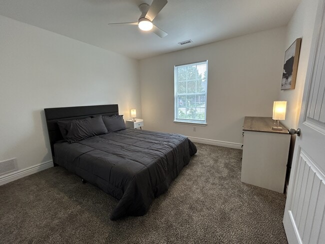 Building Photo - 5713 Camden Cir