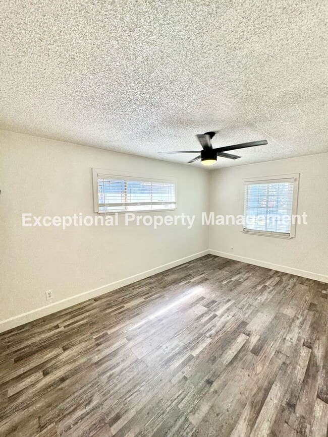 Building Photo - Great 3 bed 2 bath home
