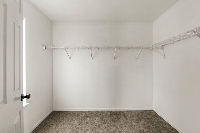 Building Photo - 2817 Hoffman St