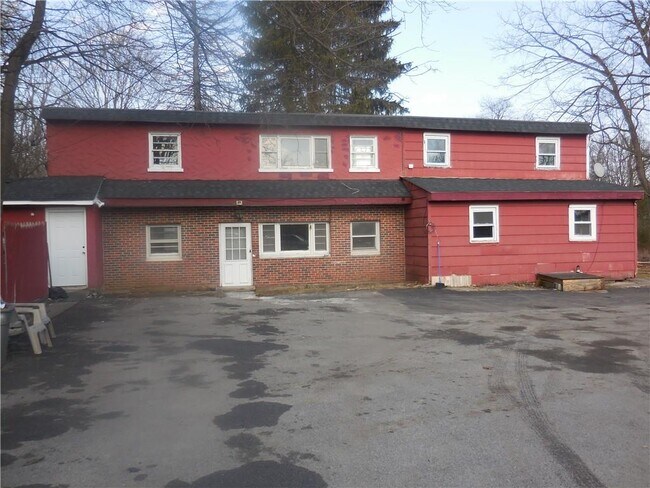 Building Photo - 14 Maurice Ln
