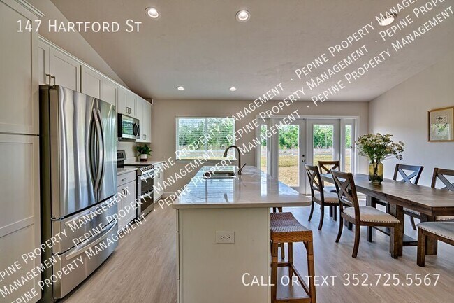 Building Photo - 147 Hartford St