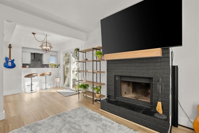 Building Photo - 7001 Woodhue Dr