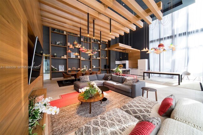 Building Photo - 1010 Brickell Ave