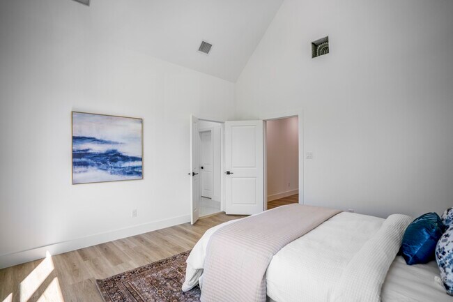 Building Photo - 4201 Oats St