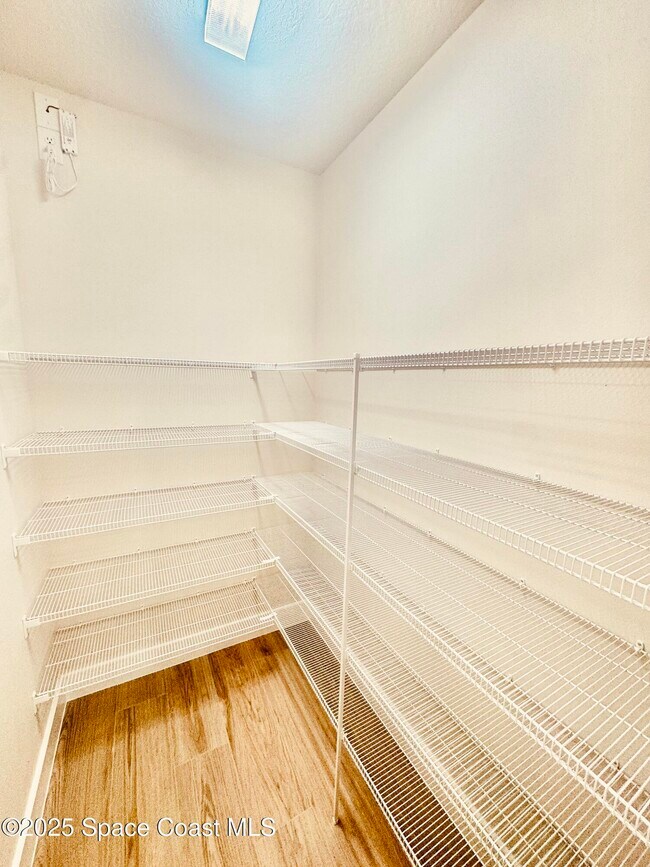 Building Photo - 8538 Rocard Ct