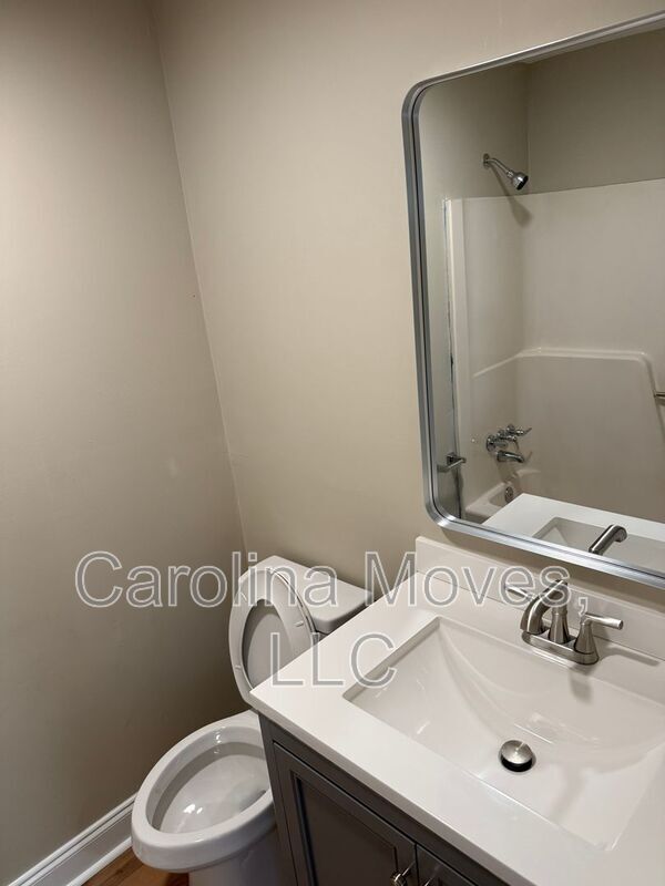 Building Photo - 105 Francis Ave