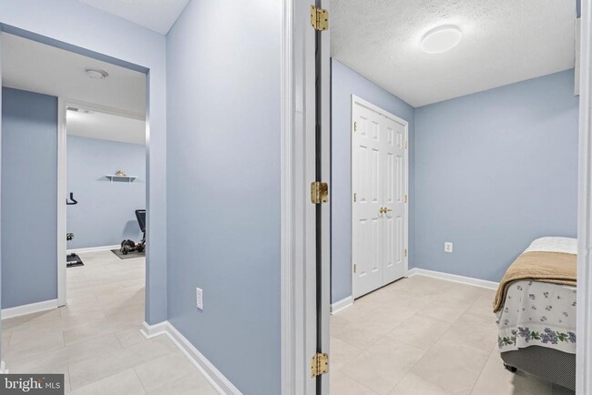 Building Photo - 13922 Rutgers Ct
