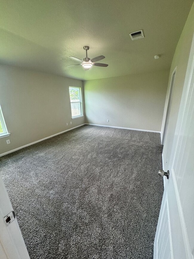 Building Photo - Spacious 4-Bed, 2-Bath Home in Avery Park, Granite, Open Concept & Covered Porch