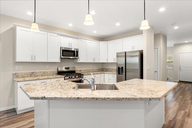 Building Photo - 6200 Fowler Ave