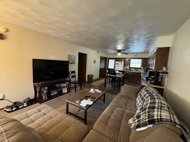 Building Photo - Spacious Townhome in Exeter, PA!