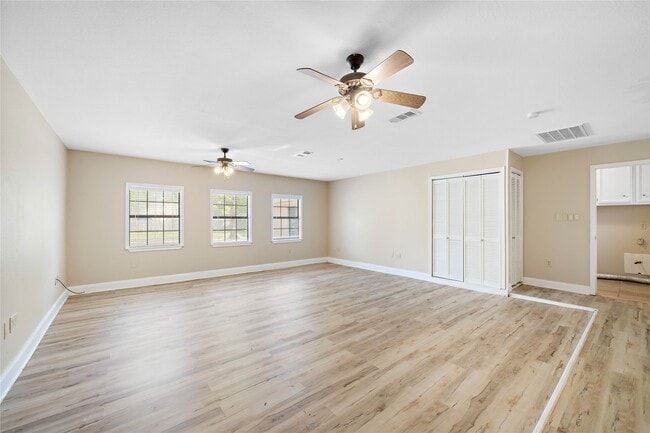Building Photo - 4915 Kentington Dr