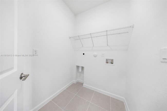 Building Photo - 2448 SE 27th Terrace