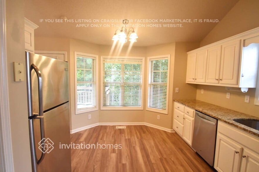Building Photo - 4067 Mt Vernon Dr