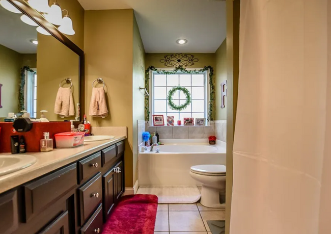 Building Photo - Spacious 3-Bedroom Home with Modern Amenit...