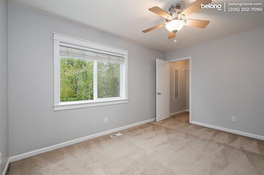 Building Photo - 15010 68th Ave E