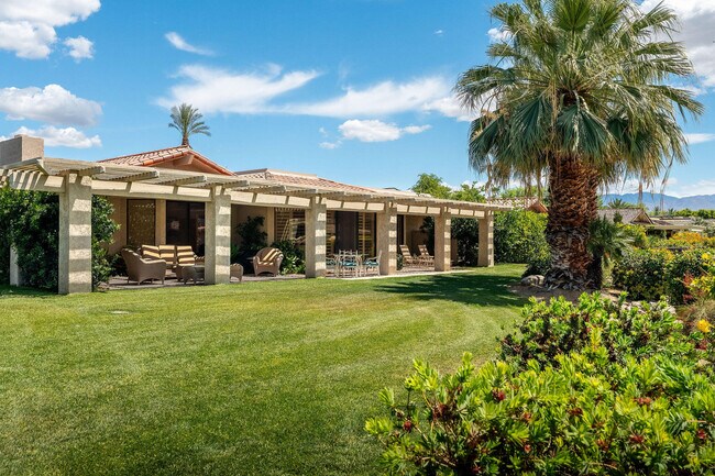 Building Photo - 5 Stanford Dr