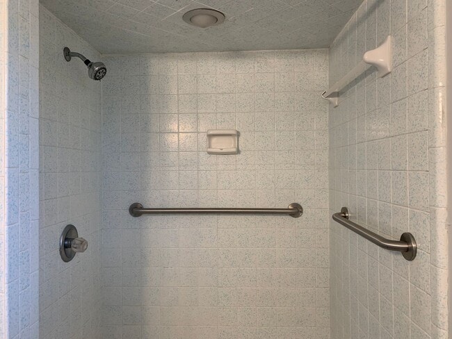 Building Photo - Just Reduced-Split Foyer in Campbell County off 460