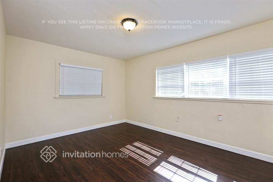 Building Photo - 2017 NE 29th Ct