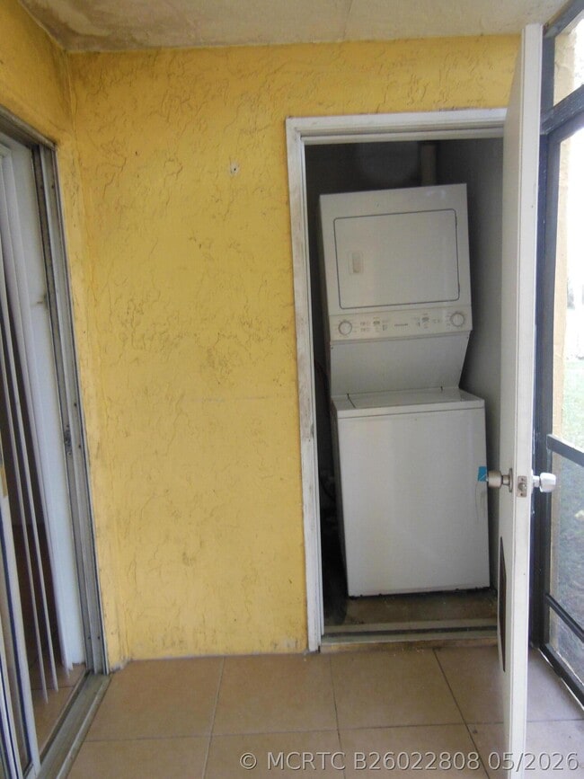 Building Photo - 103 Meadows Cir