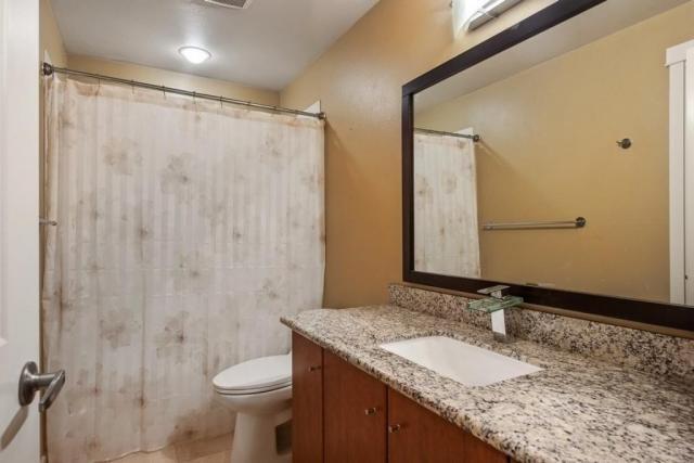 Building Photo - 1 bedroom in Kirkland WA 98034
