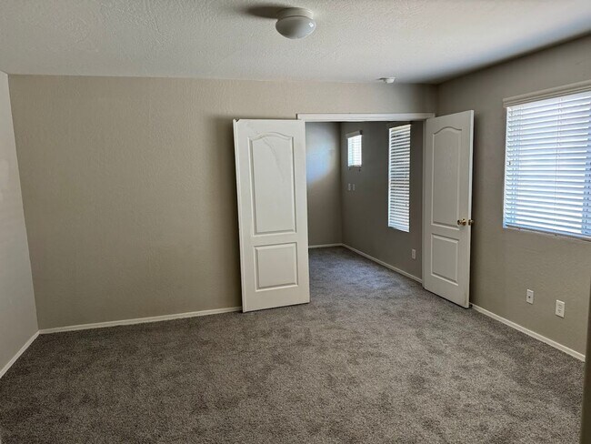 Building Photo - Beautiful Home for Rent in Tolleson!