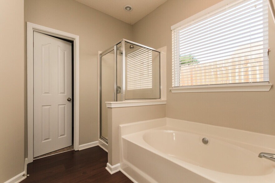 Building Photo - 5811 Briggs Dr