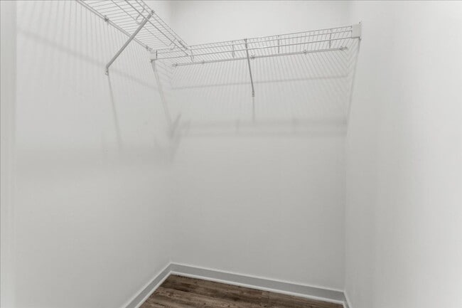 Building Photo - 516 SW 7th Pl