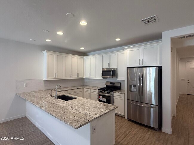 Building Photo - 1533 W Carmen St