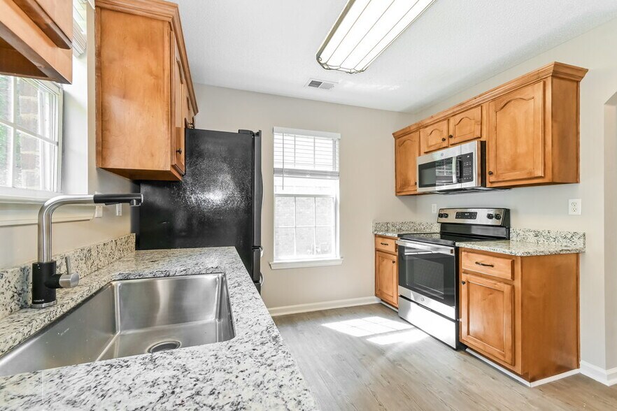 Building Photo - 3058 Wren St