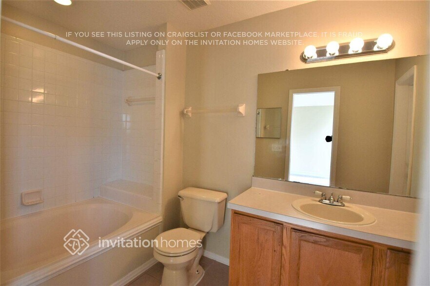 Building Photo - 2419 Braemar Dr