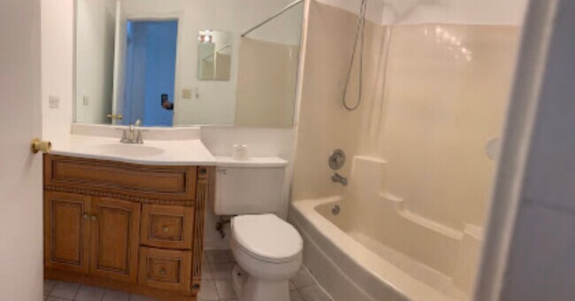 Building Photo - 723 Tiffany Ct