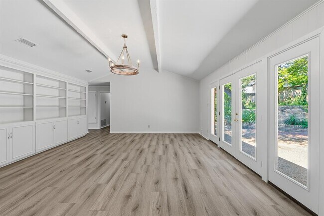 Building Photo - 2802 Pecos St