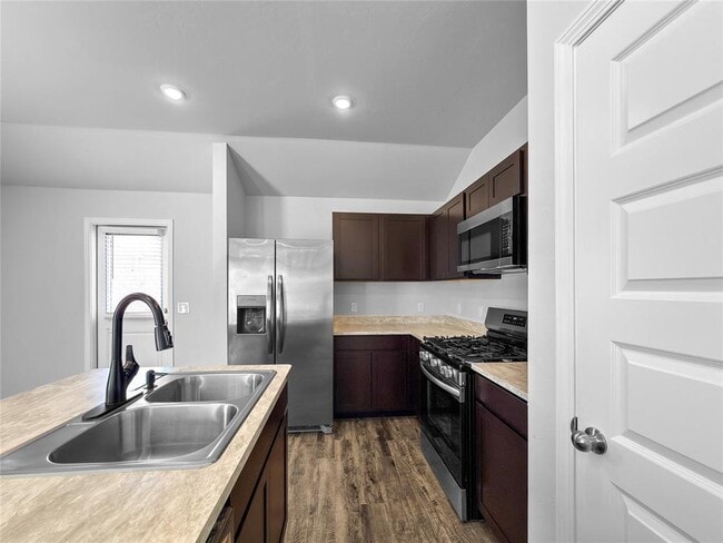 Building Photo - 1211 Clydesdale Dr