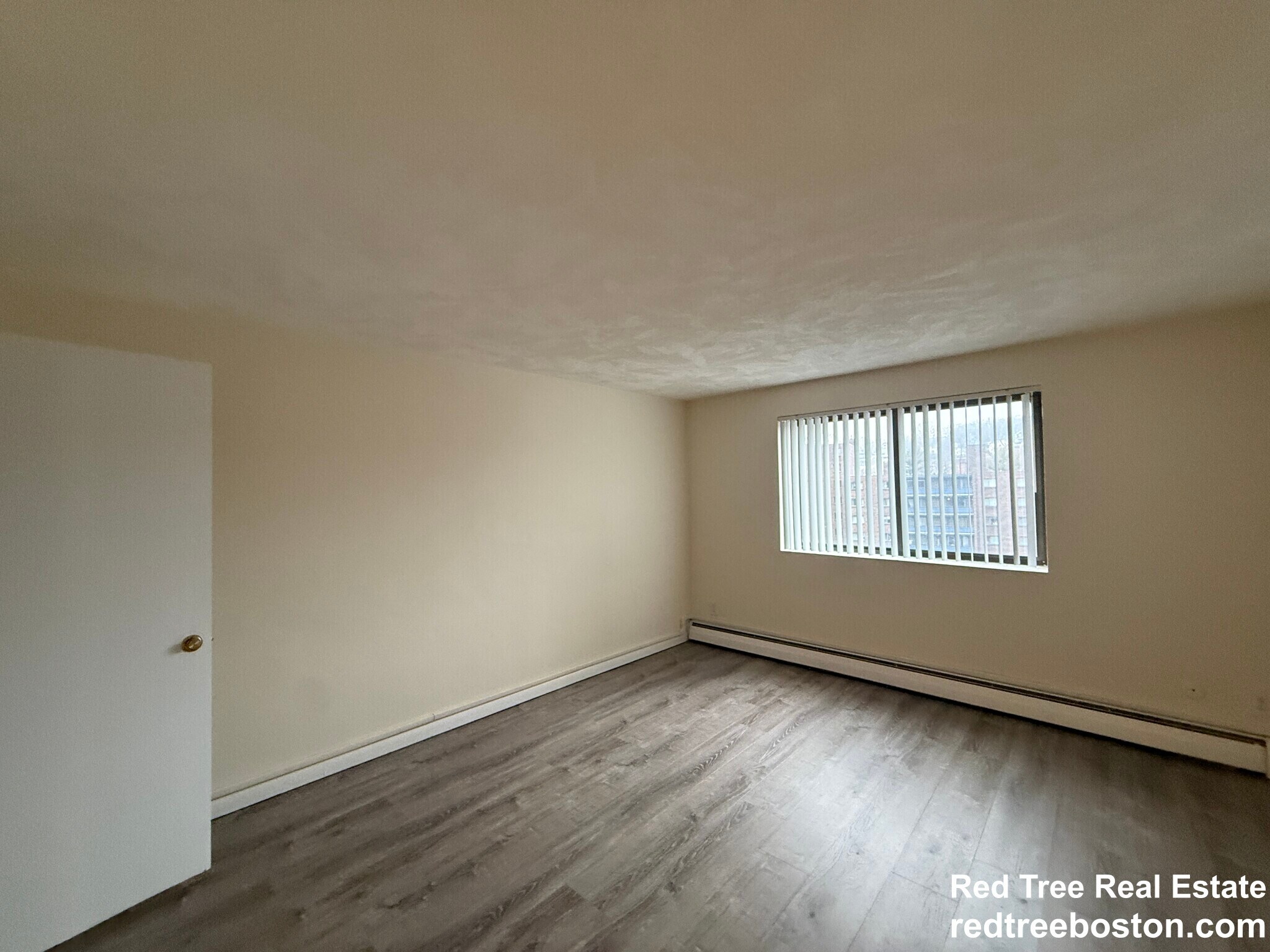 Building Photo - 245 Main St