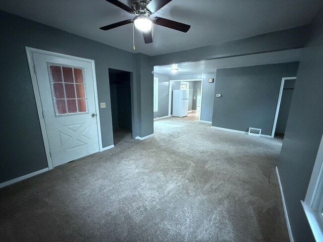 Building Photo - Single-Family Home Close to Henry Ford Hos...