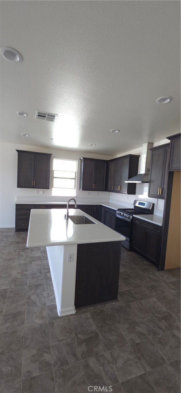 Building Photo - 3012 Sawmill Dr