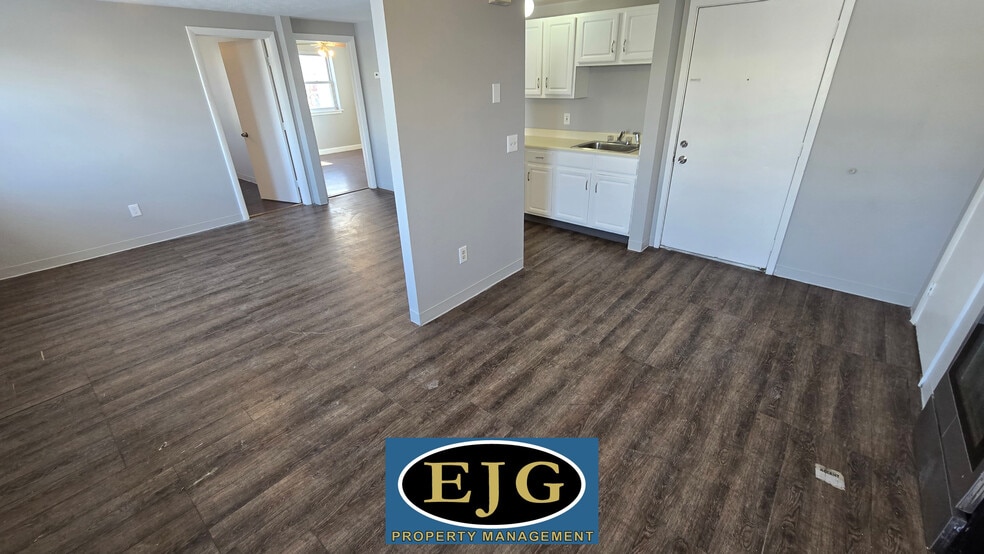 Building Photo - 26 Ledge St